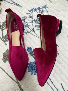 Alex Marie Womens Fuchsia Pink Velvet Pointed Toe Loafers Gold Trim Heel 710